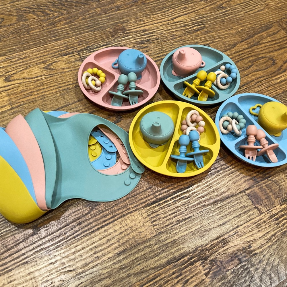 ⭐️ BOGO ⭐️ 6 piece silicone feeding set- Ether Blue - Picture 5 of 7